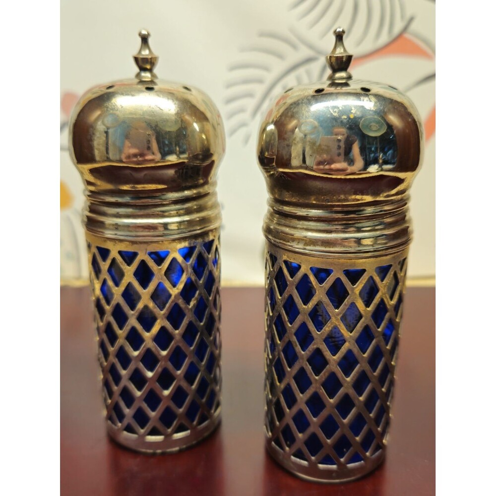 Vintage Pair of Cobalt Blue Glass Silver Tone Salt & Pepper Shakers Japan (read)